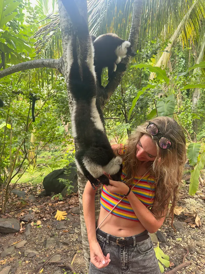 Bianca mit einem Lemure