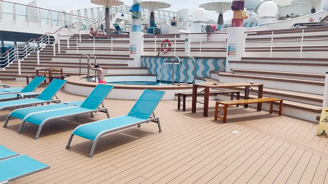 La Reunion AIDAblu Pooldeck